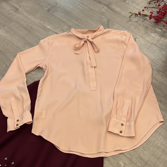 Ann Taylor Tops - 🟢 BUNDLE SALE 2 for $20 - ANN TAYLOR SHIRT with tie